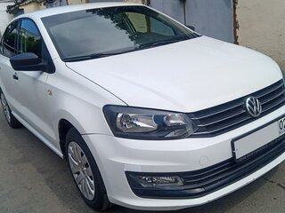 2016 Volkswagen Polo V Рестайлинг, белый, 700000 рублей, вид 4