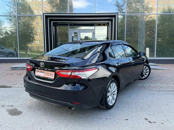2021 Toyota Camry VIII (XV70), чёрный, 2335000 рублей - вид 6