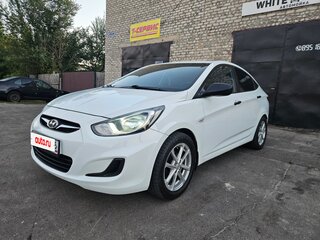 2014 Hyundai Solaris I, белый, 750000 рублей, вид 1