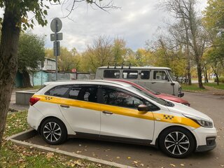 2017 Kia Ceed II Рестайлинг, белый, 815000 рублей, вид 1