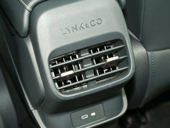 2026 Lynk & Co 06 I Рестайлинг, зелёный, 2896000 рублей - вид 37