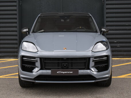 2025 Porsche Cayenne Turbo GT Coupé III Рестайлинг, серый, 31000000 рублей, вид 3