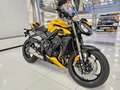 2025 Triumph Street Triple, жёлтый, 1550000 рублей