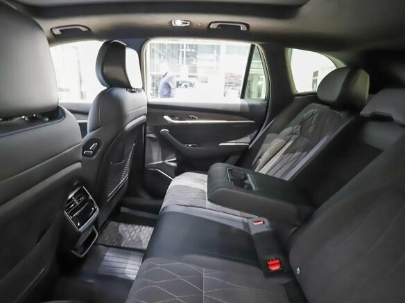 2026 Geely Monjaro I Рестайлинг, чёрный, 4955000 рублей - вид 14