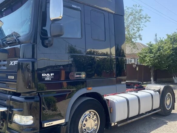 2009 DAF XF 105, чёрный, 3100000 рублей - вид 1