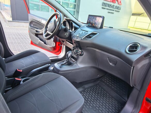 2017 Ford Fiesta Mk6 Рестайлинг, красный, 840000 рублей - вид 7