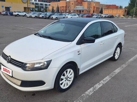 2013 Volkswagen Polo V, белый, 875000 рублей, вид 1