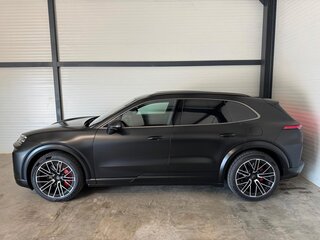 2026 Porsche Cayenne Turbo Electric IV, чёрный, 28930000 рублей, вид 5