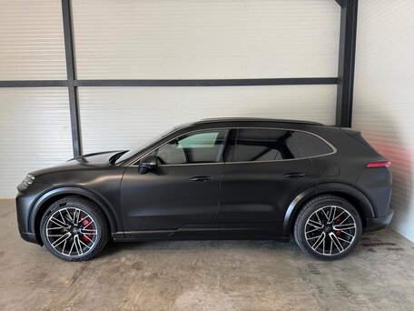 2026 Porsche Cayenne Turbo Electric IV, чёрный, 29130000 рублей, вид 5