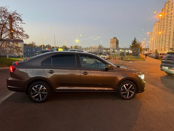 2022 Volkswagen Polo VI, коричневый, 1700000 рублей - вид 17