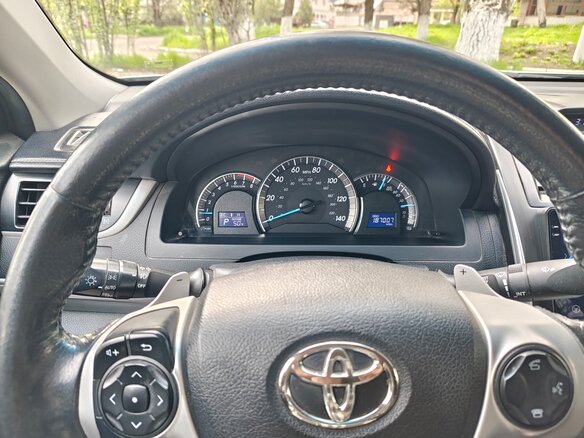 2014 Toyota Camry US Market VII (XV50), серебристый, 1400000 рублей - вид 4