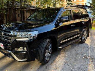 2016 Toyota Land Cruiser 200 Series Рестайлинг 2, чёрный, 4800000 рублей, вид 3