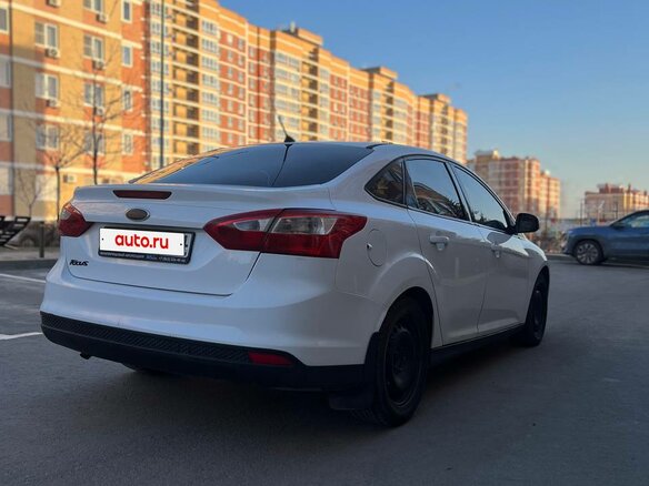 2011 Ford Focus III, белый, 580000 рублей - вид 4