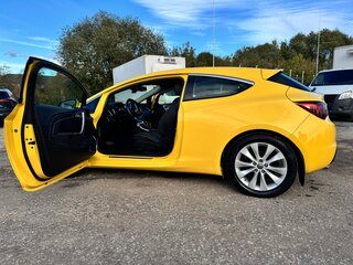 2013 Opel Astra GTC J Рестайлинг, жёлтый, 950000 рублей, вид 4