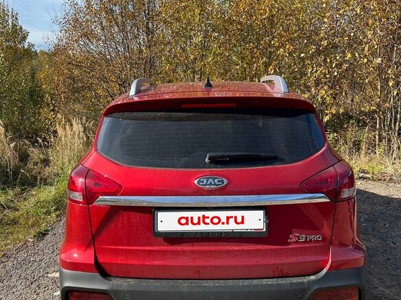 2023 JAC JS3, красный, 1300000 рублей - вид 1