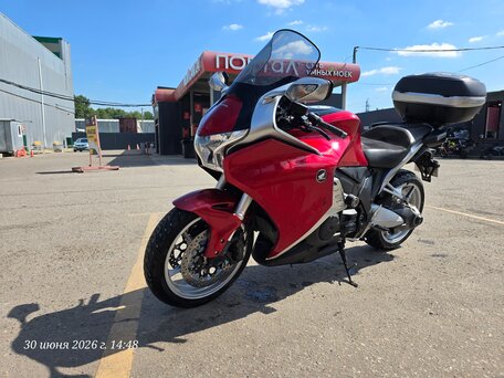 2010 Honda VFR 1200, красный, 750000 рублей, вид 4