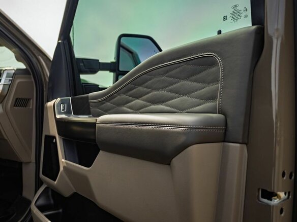 2026 Ford F-350, коричневый - вид 25