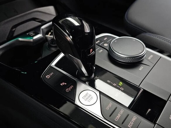 2022 BMW 1 серии 120i III (F40), чёрный, 4381237 рублей - вид 15