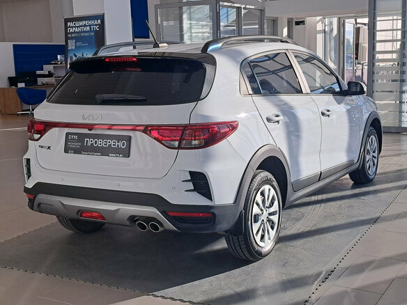 2022 Kia Rio X IV Рестайлинг, белый, 2004000 рублей - вид 4