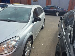 2014 Opel Astra H Рестайлинг, серебристый, 550000 рублей, вид 3