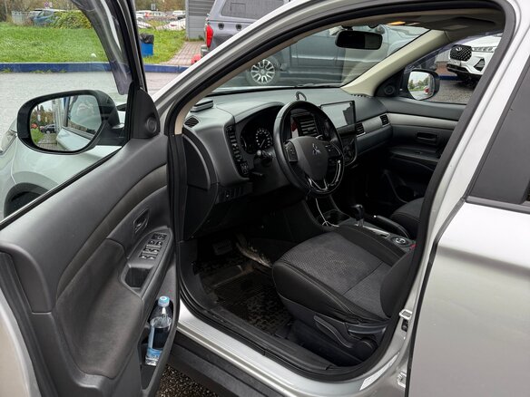 2016 Mitsubishi Outlander III Рестайлинг 2, серебристый - вид 4
