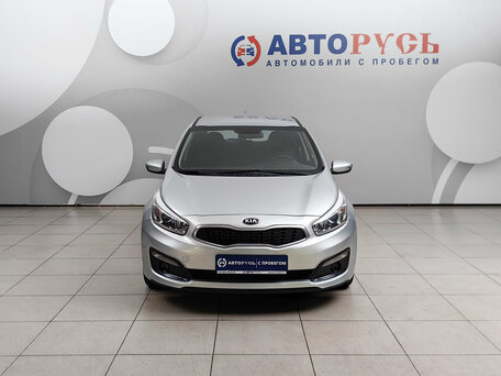 2018 Kia Ceed II Рестайлинг, серебристый, 1435000 рублей, вид 3