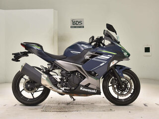 2021 Kawasaki Ninja 400, синий, 620000 рублей, вид 1