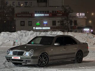 2000 Mercedes-Benz E-Класс 200 II (W210, S210) Рестайлинг, золотистый, 320000 рублей, вид 2
