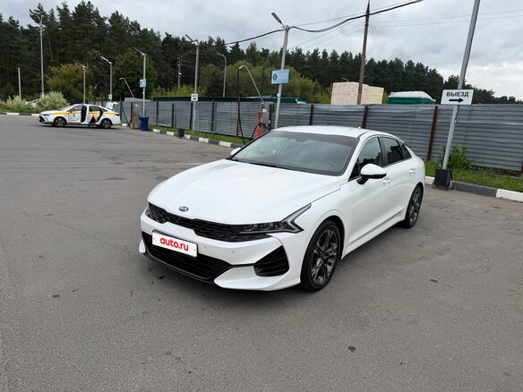 2021 Kia K5 III, белый, 1950000 рублей