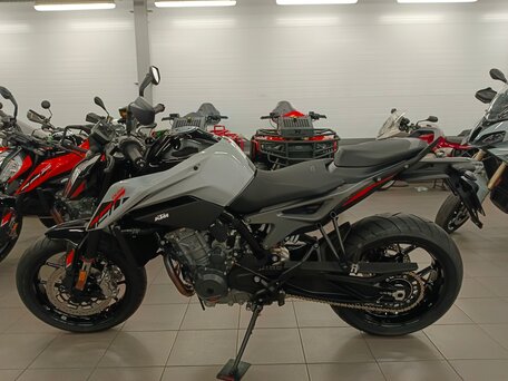2023 KTM 790 Duke, серый, 940000 рублей, вид 4