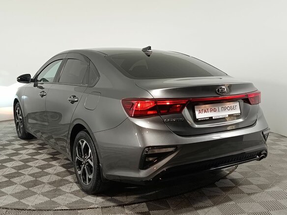 2021 Kia Cerato IV, серый, 2130000 рублей - вид 4