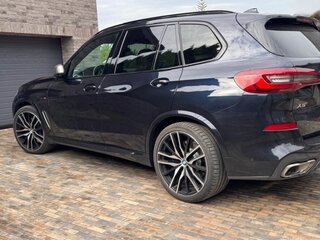 2020 BMW X5 M50d IV (G05/G18), чёрный, 7800000 рублей, вид 4