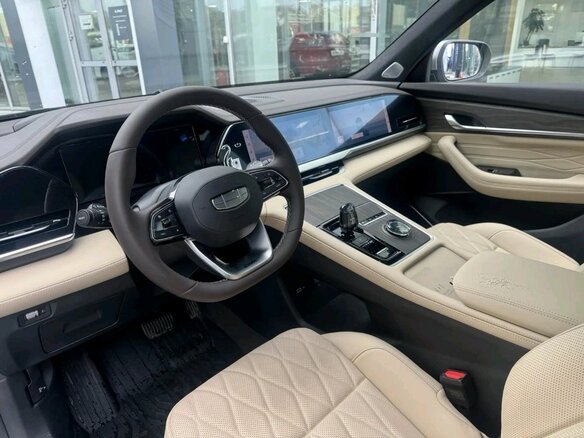 2025 Geely Monjaro (Xingyue L) I Рестайлинг (China Market), серебристый, 4400000 рублей - вид 8