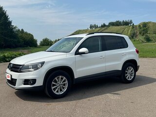 2016 Volkswagen Tiguan I Рестайлинг, белый, 2000000 рублей, вид 1
