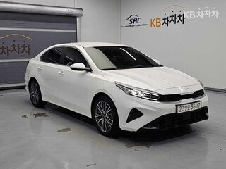 2023 Kia K3 II (China Market) Рестайлинг, белый, 1590000 рублей, вид 4