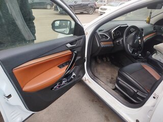 2024 Lada (ВАЗ) Vesta I Рестайлинг (NG), белый, 900000 рублей, вид 3