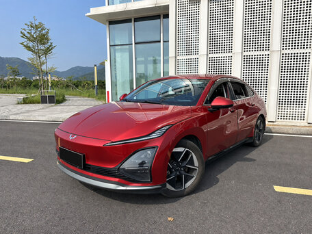 2024 Wuling Starlight EV 41.9 kWh, красный, 1590000 рублей, вид 1