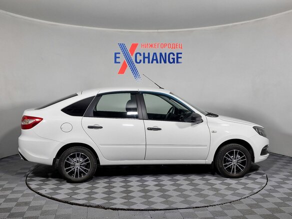 2019 Lada (ВАЗ) Granta I Рестайлинг, белый, 617000 рублей - вид 4