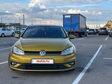 2018 Volkswagen Golf VII Рестайлинг, коричневый, 1899999 рублей, вид 3