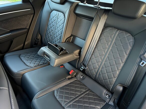 2026 Audi Q3 35 TFSI II (F3), серебристый, 3650000 рублей - вид 13