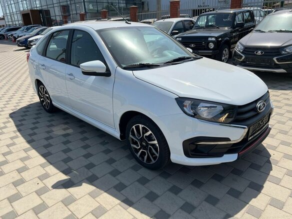 2026 Lada (ВАЗ) Granta Sportline I Рестайлинг, белый - вид 2