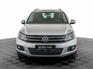 2016 Volkswagen Tiguan I Рестайлинг, серебристый, 1185000 рублей, вид 2