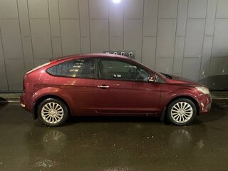 2009 Ford Focus II Рестайлинг, пурпурный, 530000 рублей, вид 3