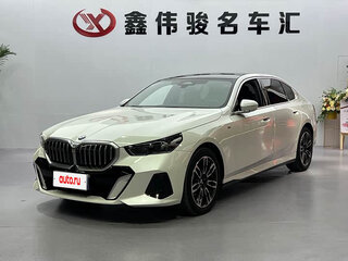 2024 BMW 5 серии Long 530Li xDrive VIII (G60/G61/G68), белый, 6600000 рублей, вид 2