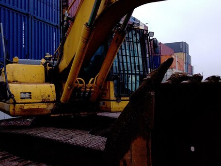 2019 Komatsu PC220-8, жёлтый, 7137000 рублей, вид 2