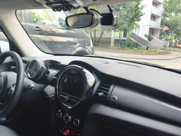 2020 Mini Hatch Cooper III (F55/F56) Рестайлинг, чёрный - вид 15