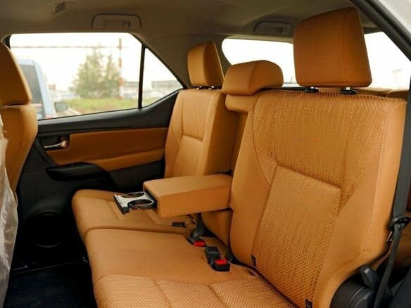 2025 Toyota Fortuner II Рестайлинг, белый, 5000000 рублей - вид 16