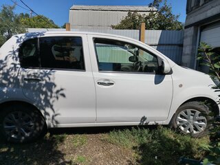 2014 Toyota Passo II (C30), белый, 781000 рублей, вид 2