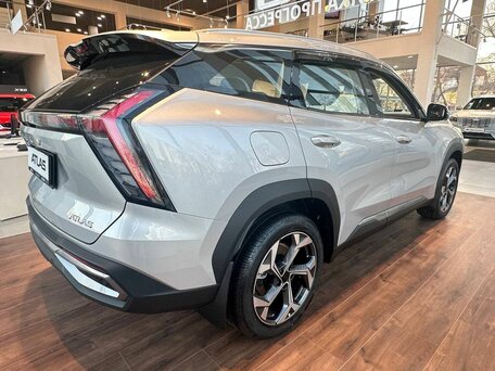 2026 Geely Atlas II, серебристый, 3909990 рублей, вид 2