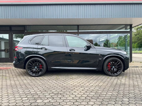 2025 BMW X5 40d IV (G05/G18) Рестайлинг, чёрный, 12850000 рублей, вид 4